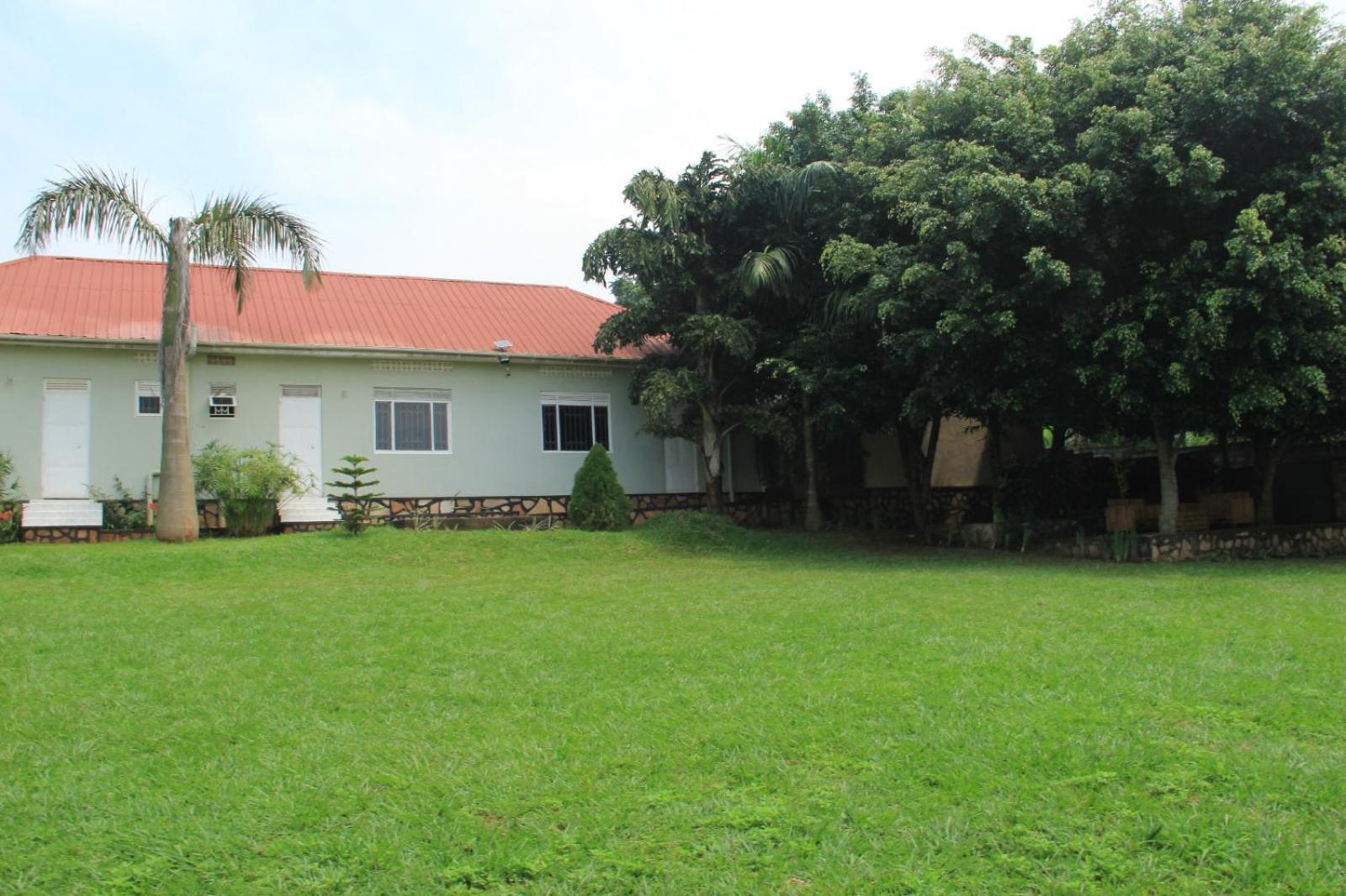Airport Shoebill Hotel Entebbe Bagian luar foto