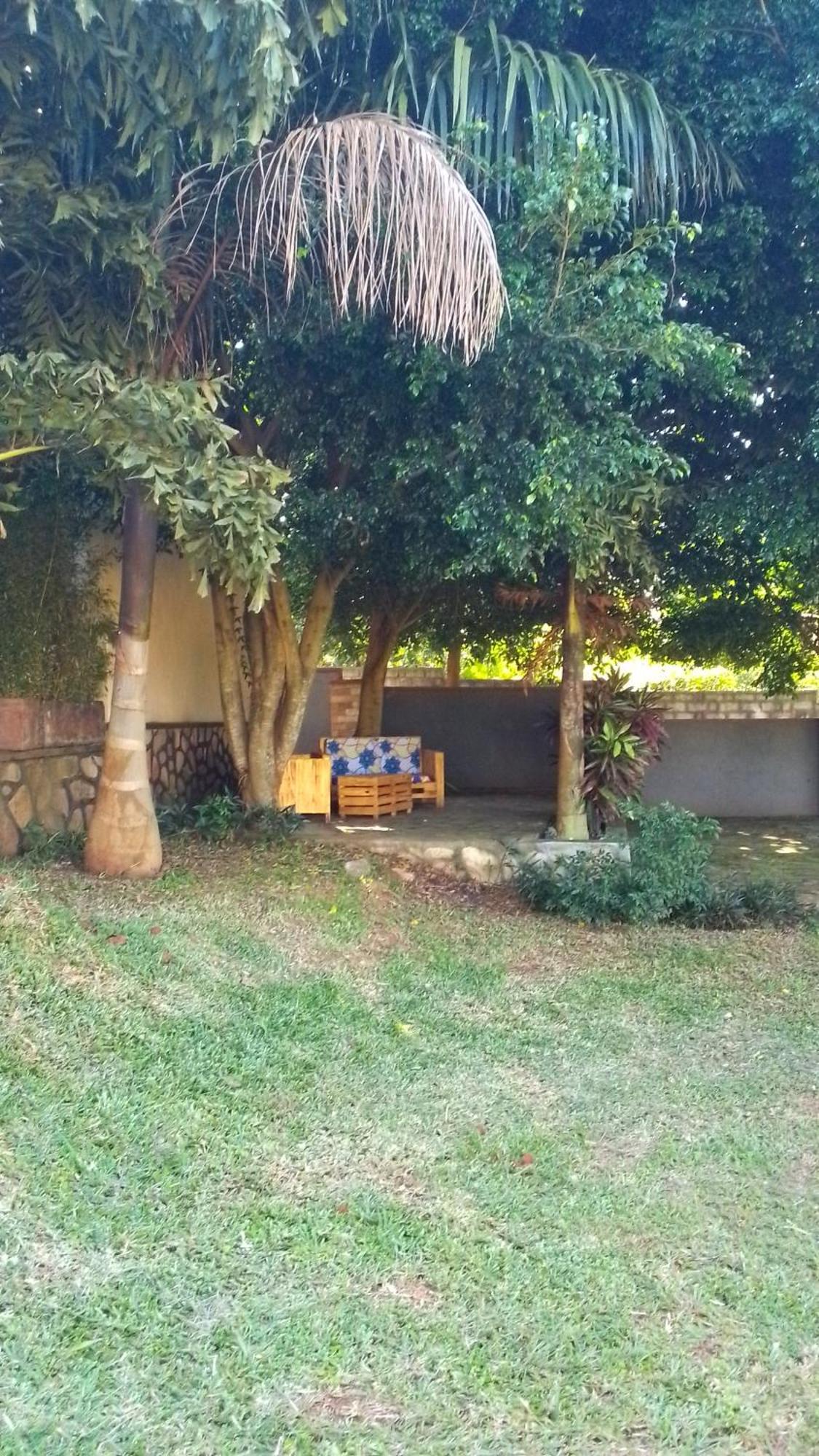 Airport Shoebill Hotel Entebbe Bagian luar foto