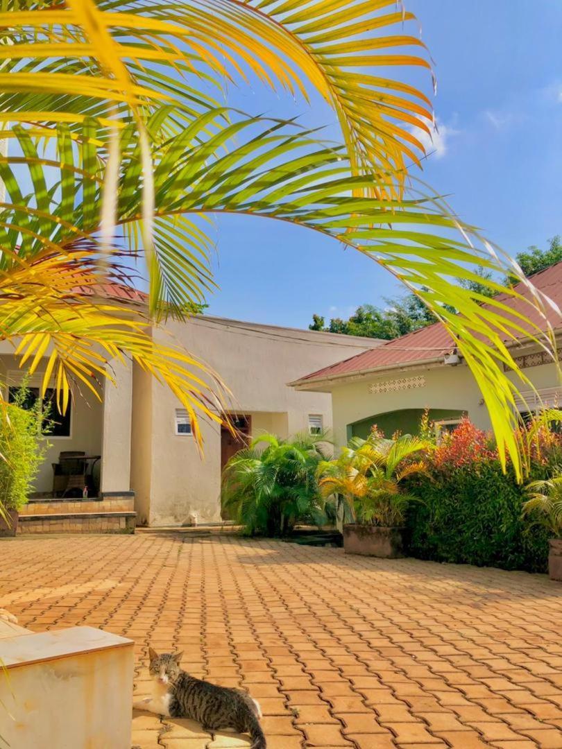 Airport Shoebill Hotel Entebbe Bagian luar foto