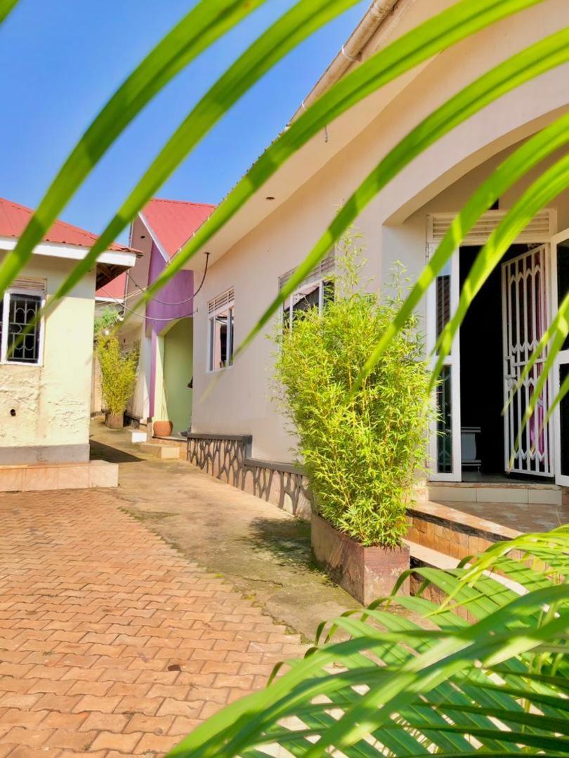 Airport Shoebill Hotel Entebbe Bagian luar foto