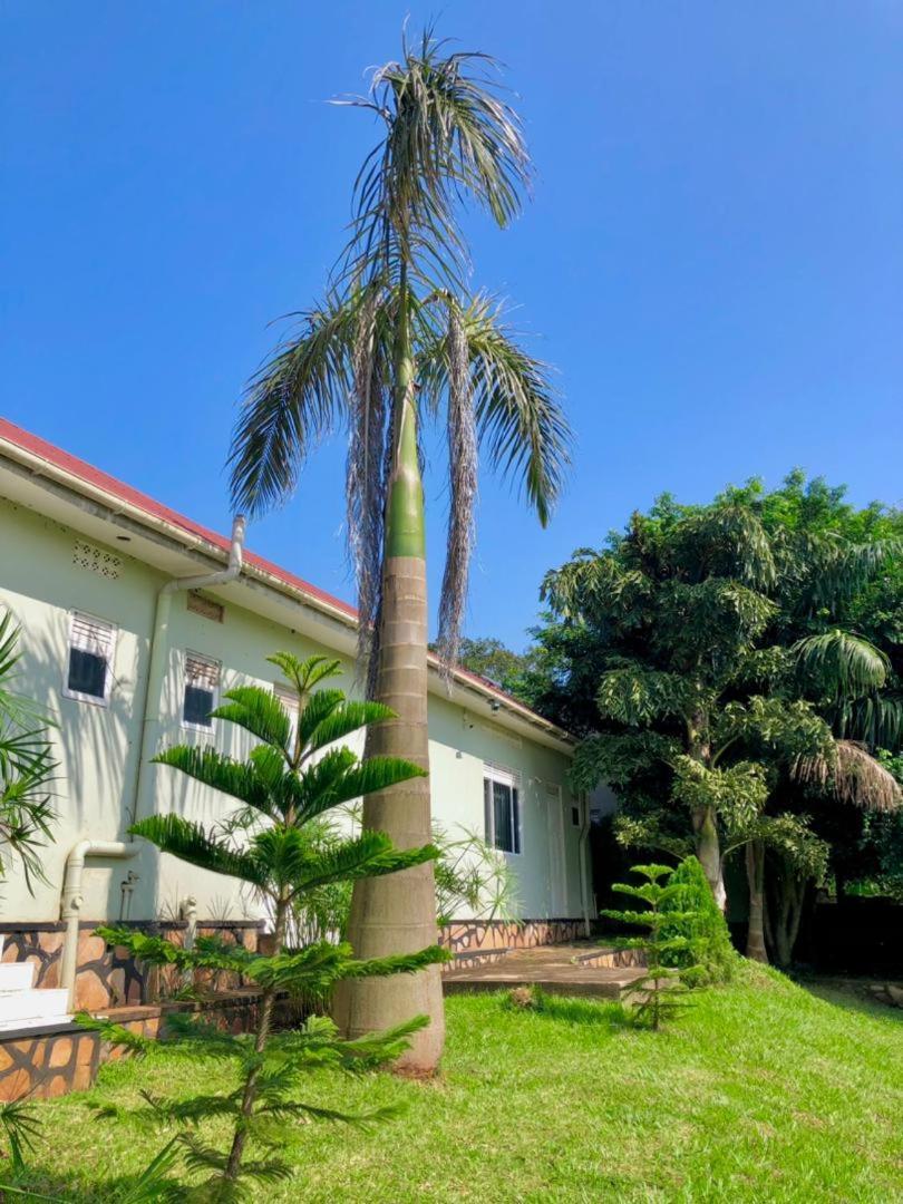 Airport Shoebill Hotel Entebbe Bagian luar foto