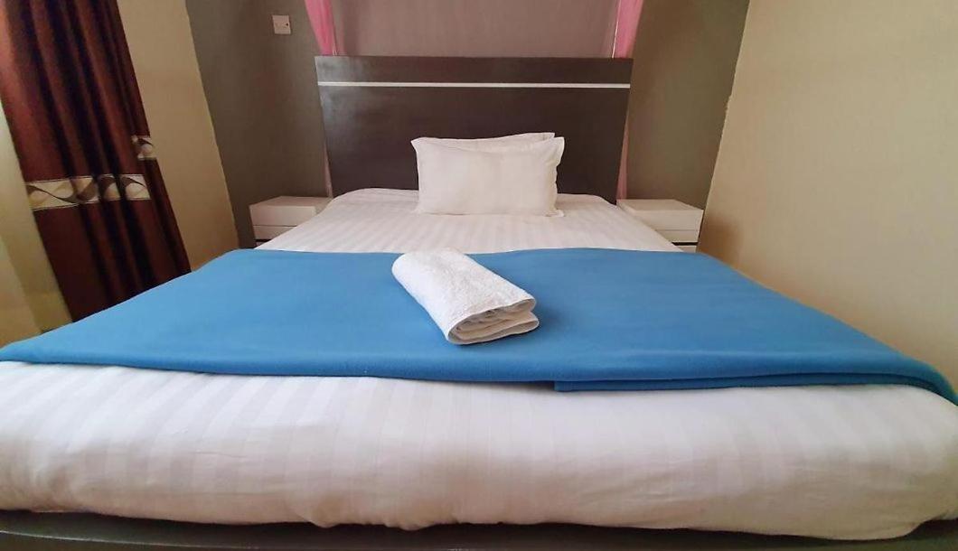 Airport Shoebill Hotel Entebbe Bagian luar foto